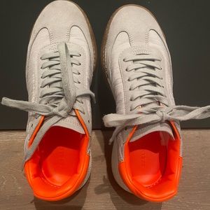 Gray color sneakers Stella McCartney. ECO LEATHER size 38 very good condition